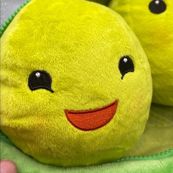 18" DISNEY STORE TOY STORY 3 GREEN PEAS IN A POD STUFFED ANIMAL PLUSH PIXAR TOY - Picture 3 of 10